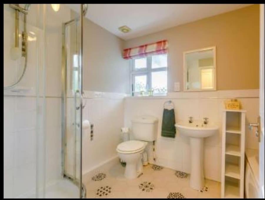 Вилла The Nook Located In A Beautiful Garden Setting With Parking Стратфорд-апон-Эйвон Экстерьер фото