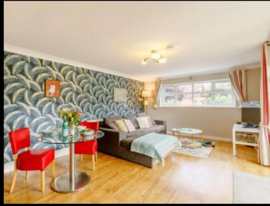 Вилла The Nook Located In A Beautiful Garden Setting With Parking Стратфорд-апон-Эйвон Экстерьер фото